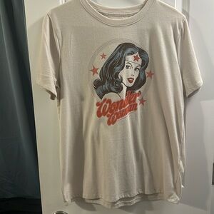 Tee Wonder Woman , size 13/14 girl , abercrombie kids